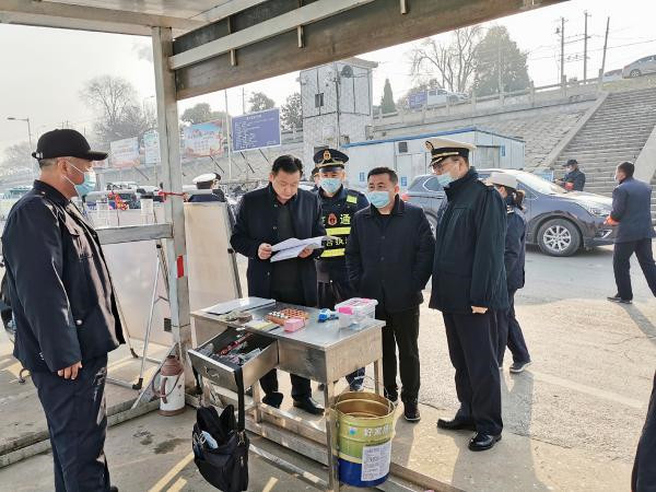 淮南市交通運輸局黨組書記、局長李輝督查指導(dǎo)春運交通安全生產(chǎn)及疫情防控工作